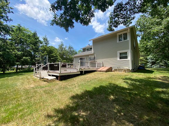 3rd image of 14 Caraway Dr