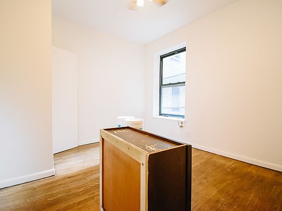 4th image of 186 Claremont Ave #1N1