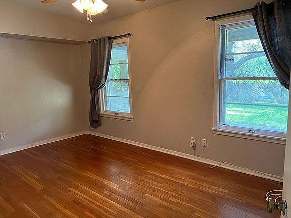 4th image of 311 Burnside Dr