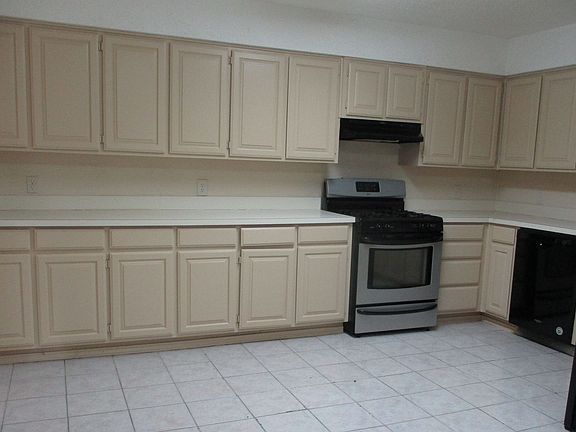 2nd image of 1812 Baylor Dr