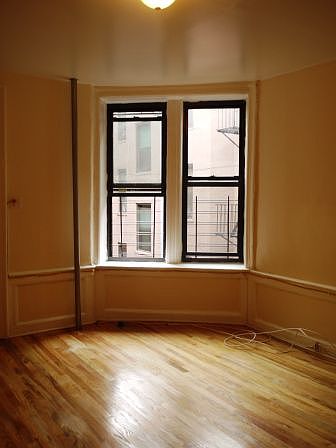 2nd image of 360 E 31st St APT 1A