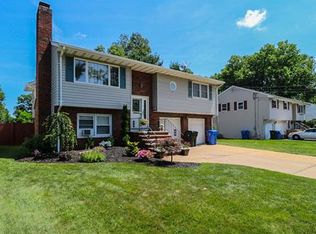 72 Elm St, Colonia, NJ 07067