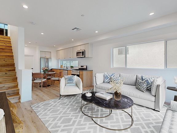2nd image of 3822 Montclair St #1/2