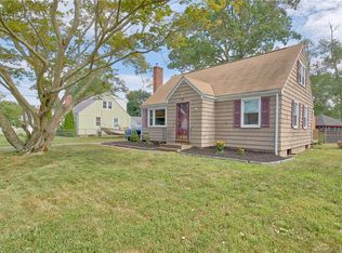 33 Grove Rd, Cromwell, CT 06416
