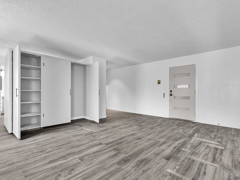 1st image of 1309 1st St S #7