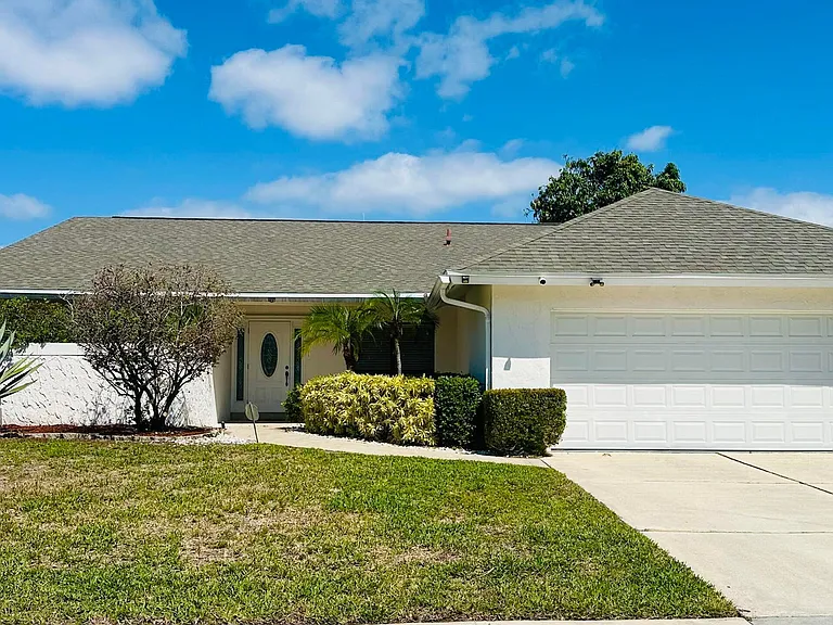 17768 Maplewood Dr — Photo 2