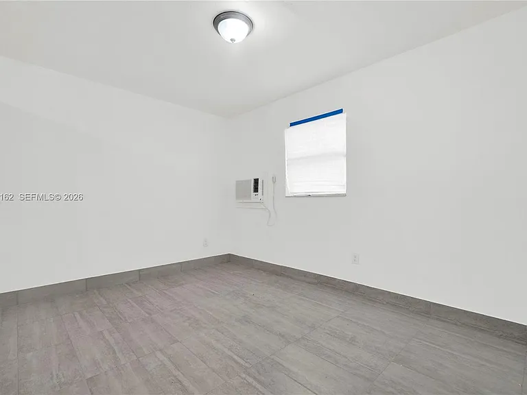13390 NE 6th Ave #2 — Photo 8