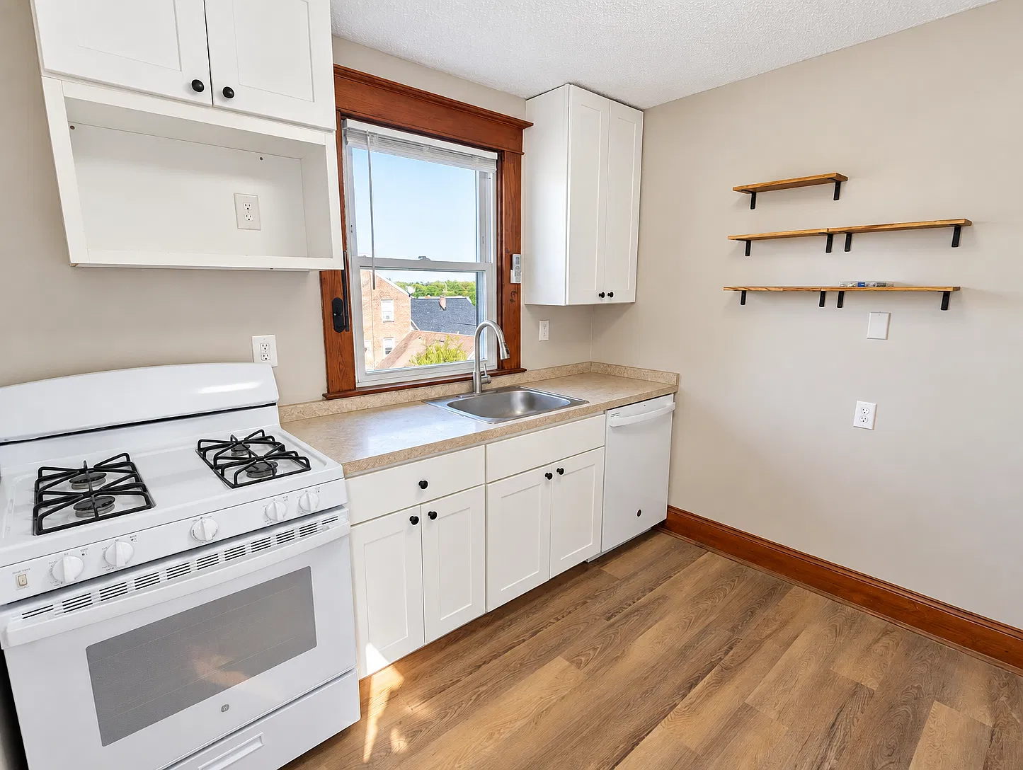 1 bed, 750 sqft, $1,440 — Photo 3