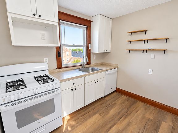 3rd image of 1236 Maple Ave APT 2