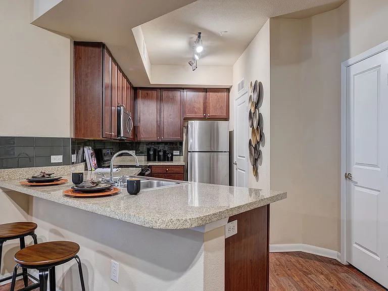 10422 Huebner Rd — Photo 7