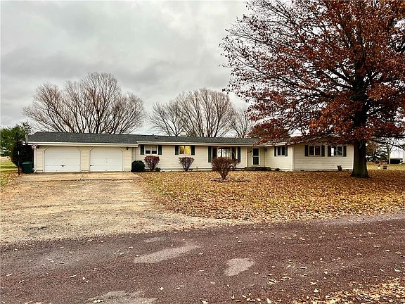3rd image of 106 Lakeview Dr