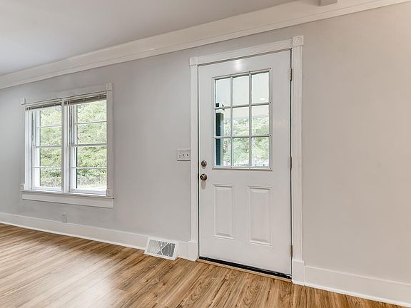 3rd image of 854 College Ave NW