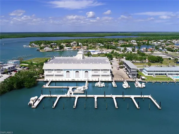 250 Capri BLVD, NAPLES, FL 34113