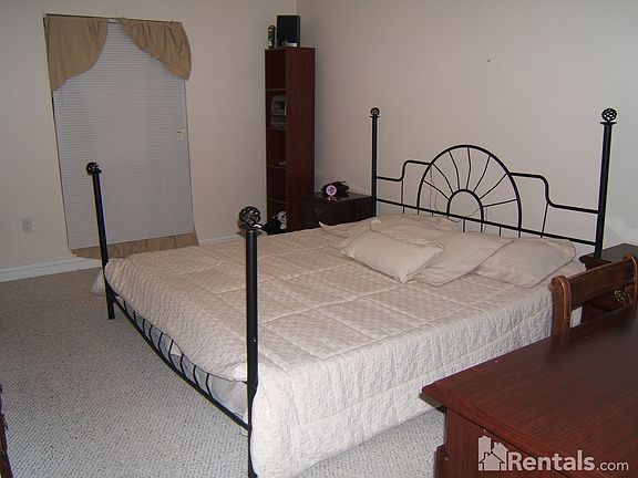 5th image of 4209 Pine Heights Dr NE