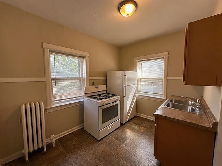 Bright, Spacious 3BR in Prime Upper East Side — Photo 20