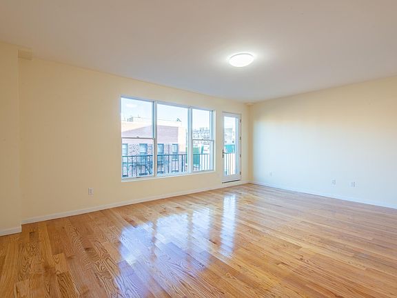 5th image of 3070 Brighton 14th St #3