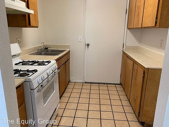 4th image of 621 E Houston Ave APT B