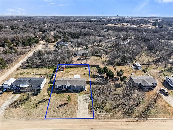2nd image of 216 SE County Road 3048a