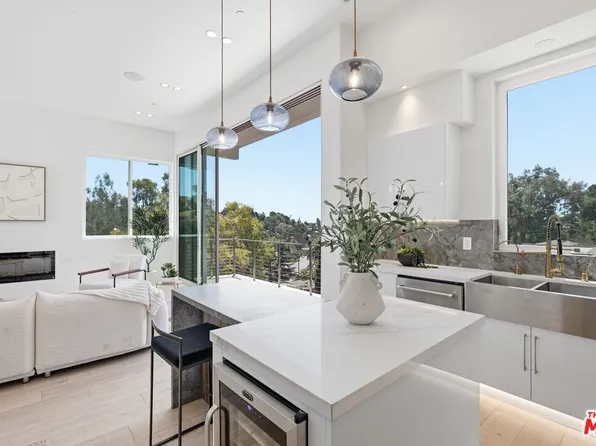 2311 Cove Ave, Los Angeles, CA 90039