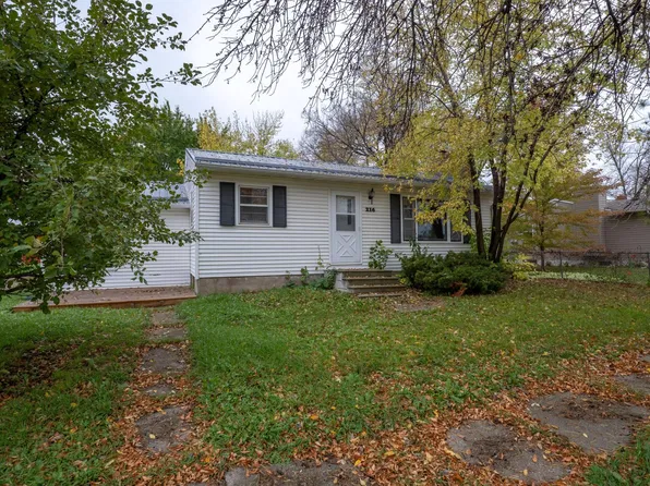 216 1st Ave E, Halstad, MN 56548
