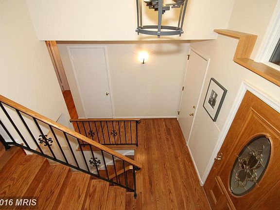 3rd image of 3803 Hillcrest Ln