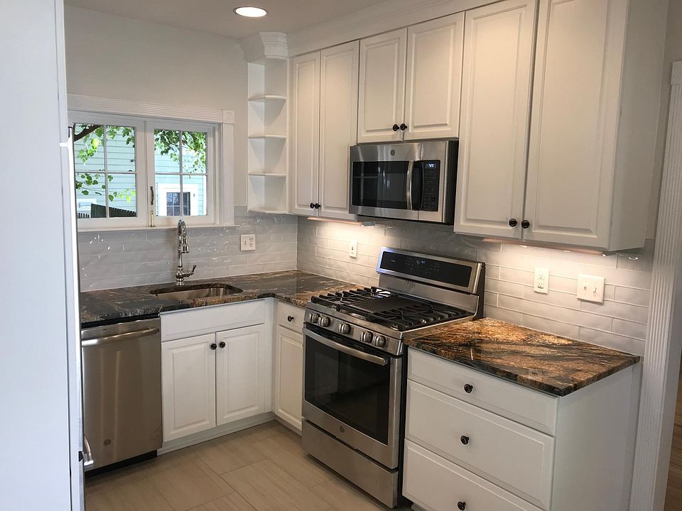 1st image of 10 College Ave