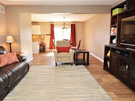 3rd image of 5073 Hilliard Green Dr