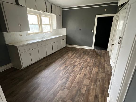 4th image of 6407 Henderson Ave