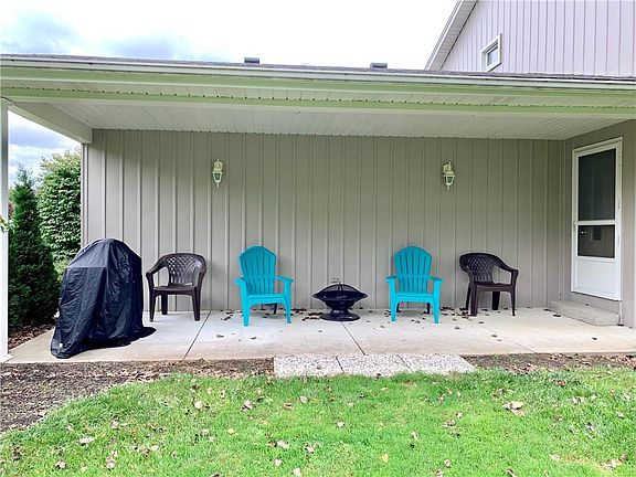3rd image of 3226 Patio Dr