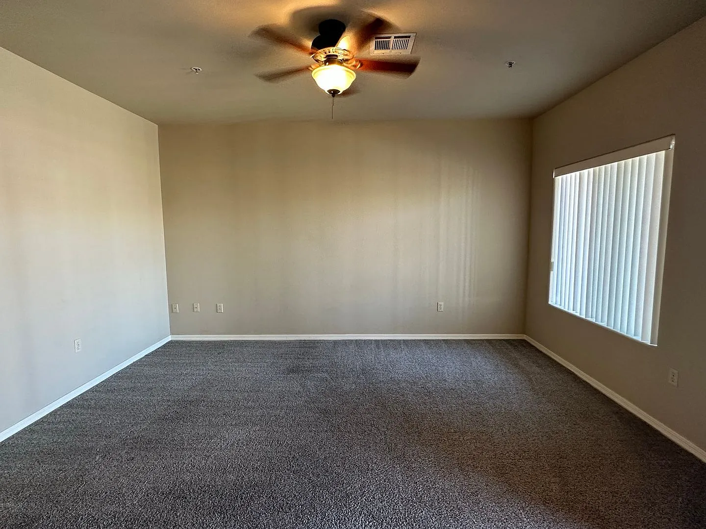 First Full Months Rent Free Lovely 2 Bed 2 Bath In Tempe — Photo 4