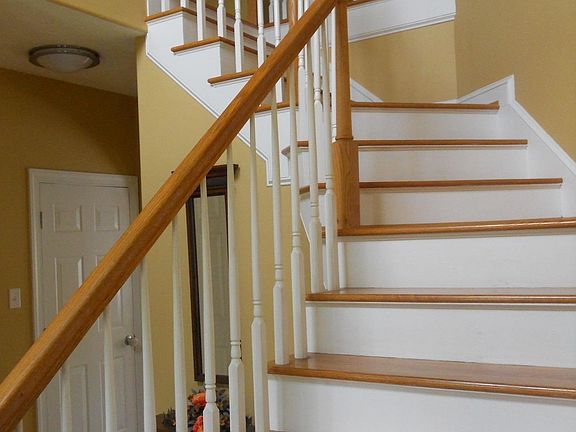 5th image of 227 Stoney Creek Dr