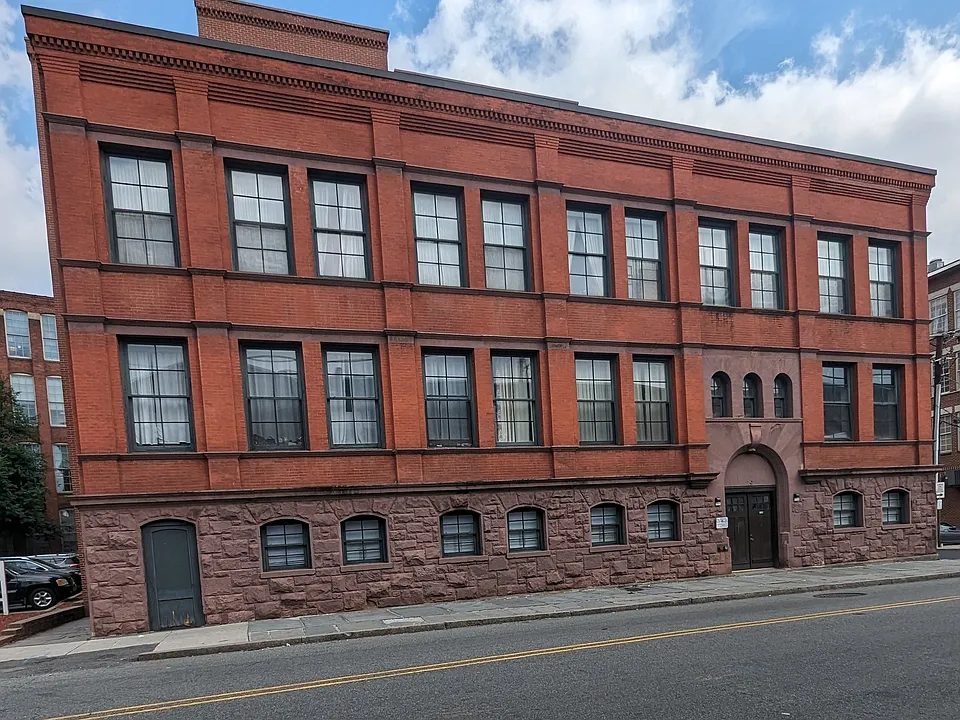 19 Market St #405