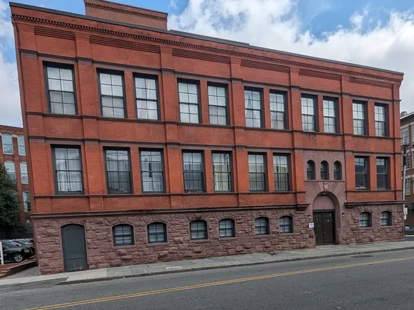 19 Market St Building 19-405, Paterson, NJ 07501