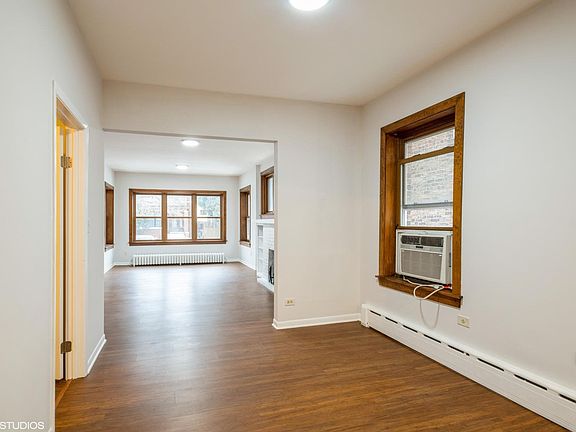 3rd image of 5204 W Cullom Ave #1
