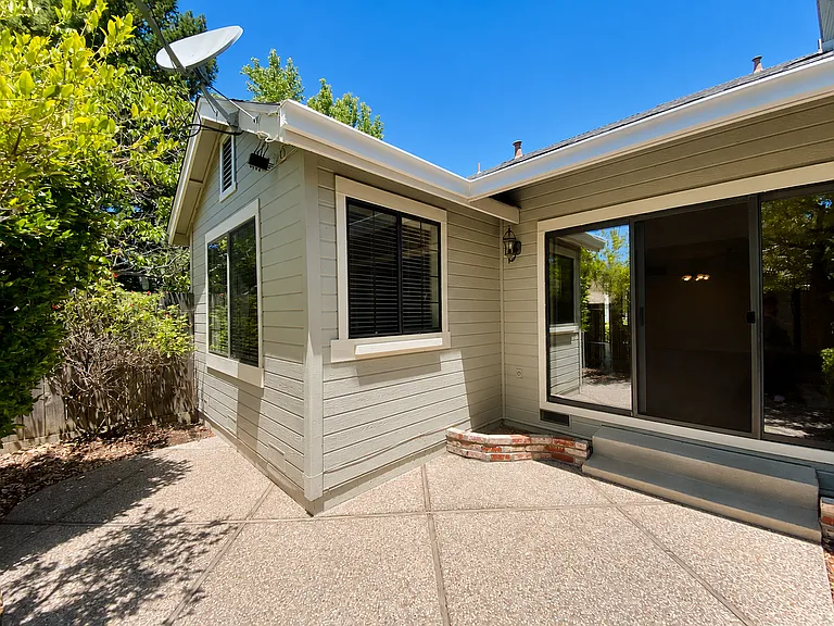 815 Praderia Cir — Photo 17