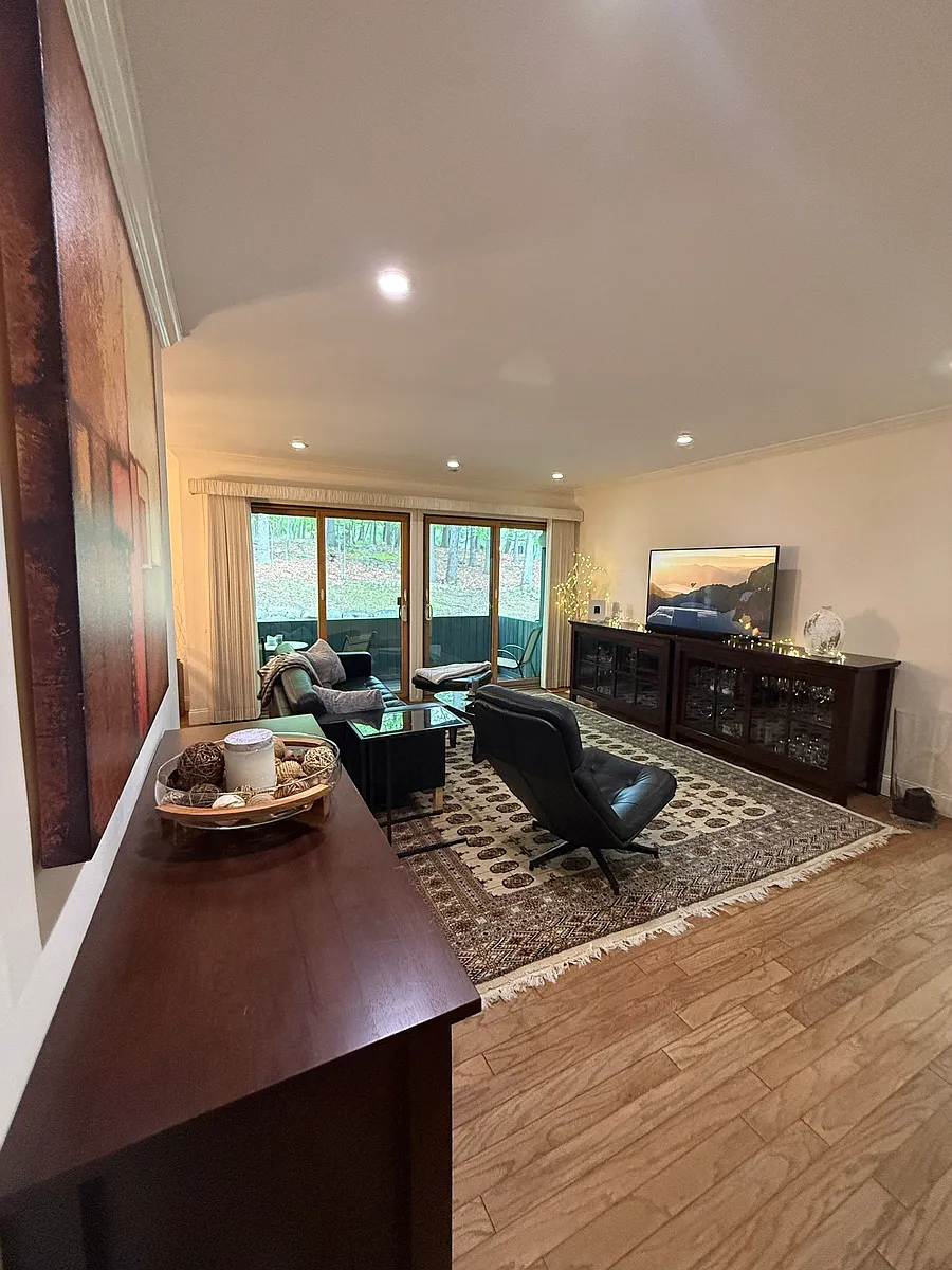 Building Photo - 155 Indian Hollow Ct