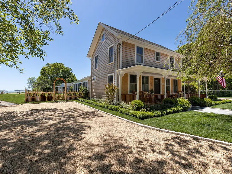 12580 Main Rd — Photo 40