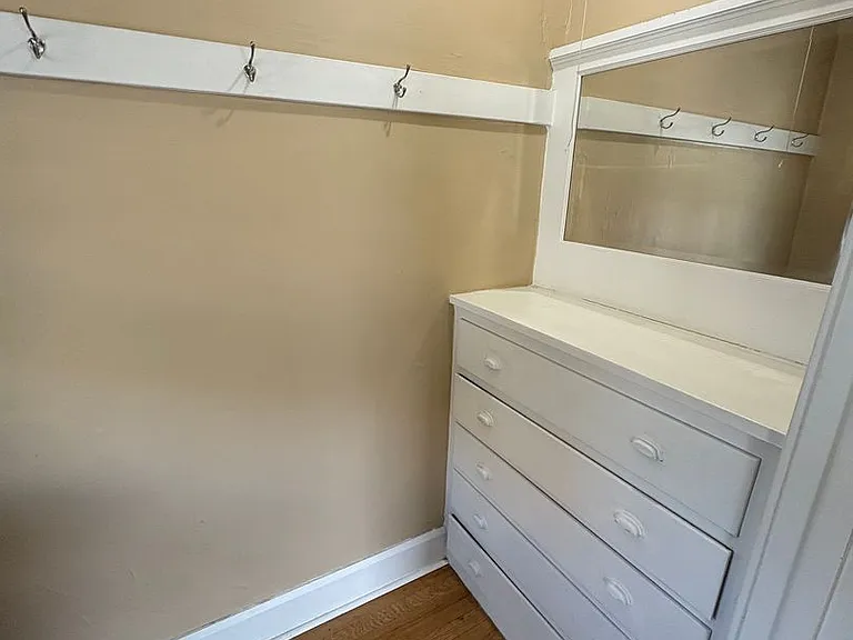 3301 Dewey Ave — Photo 8