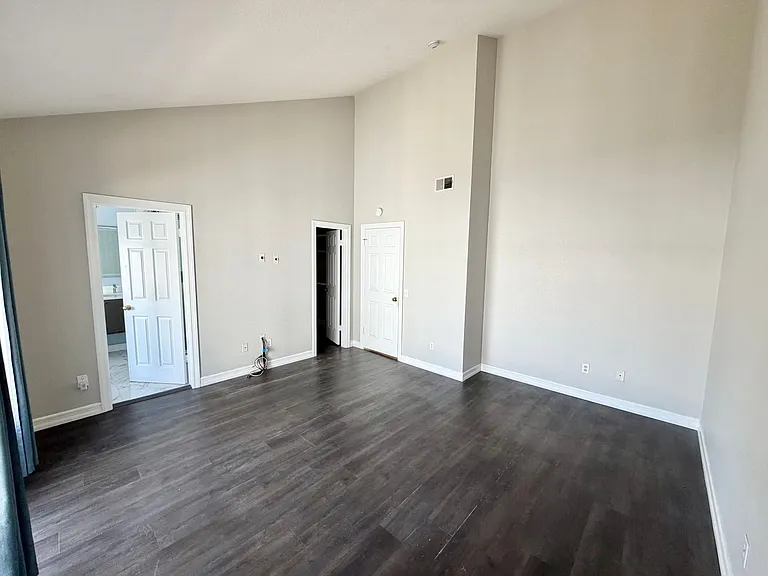 408 N Broadway #C — Photo 12