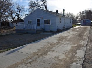 807 Mobile Ave, Glendive, MT 59330