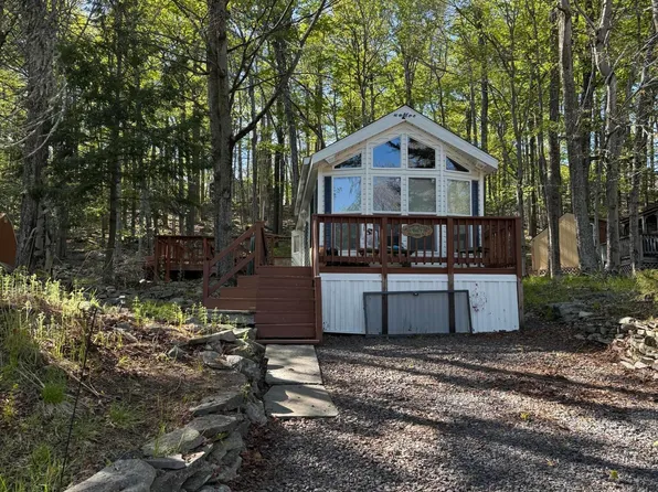 8 Buckaroo Byway #E18, Gouldsboro, PA 18424