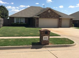 810 E Elder Ln, Mustang, OK 73064