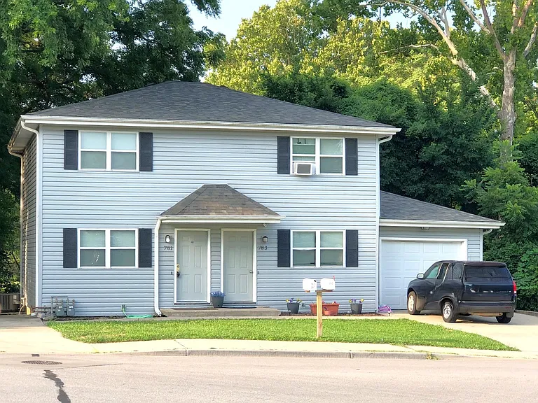 781 Thornton St., off-street parking