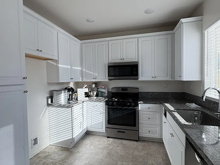 12918 Echo Valley St — Photo 2