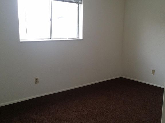 5th image of 587 Hansen Ave APT 2