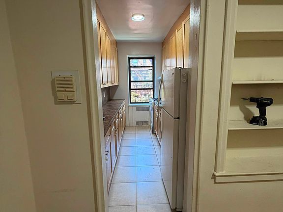 3rd image of 6740 Yellowstone Blvd APT 5P