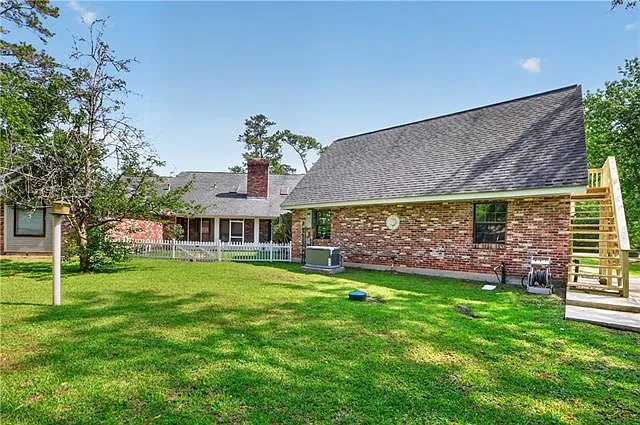 401 Starling Dr — Photo 32
