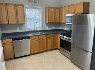 128 Penn St #2R, Providence, RI 02909