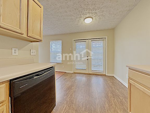 3rd image of 112 Ilex Dr