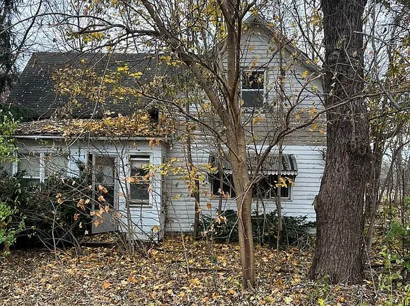 2210 Deets Rd, Sterling, IL 61081